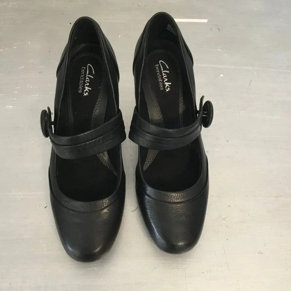 Clarks Bendable Black leather rounded toe Mary-Jane heels Pump Sz 7 M - Picture 2 of 8